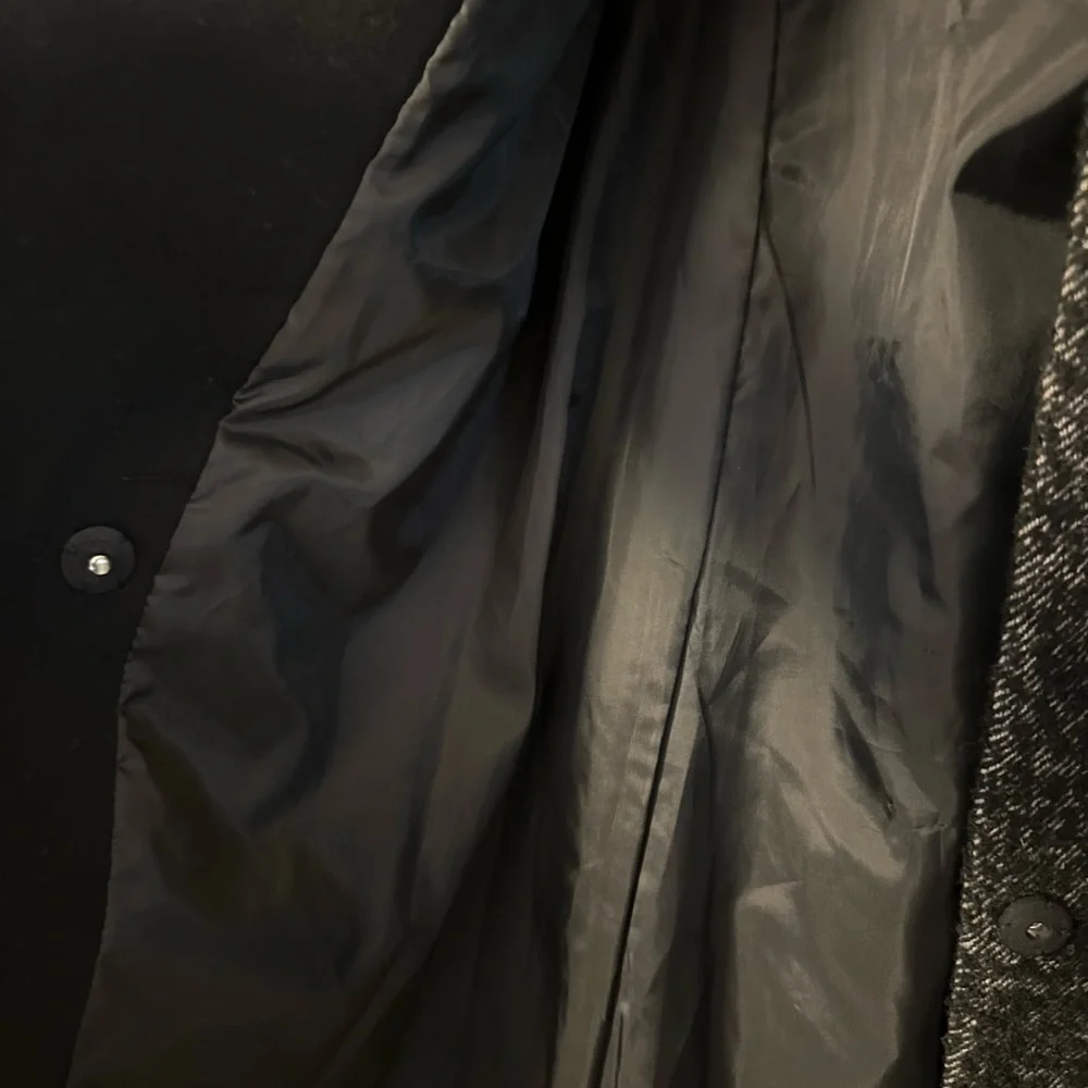 H&M Textured Black Trench Coat - Picture 5 of 12